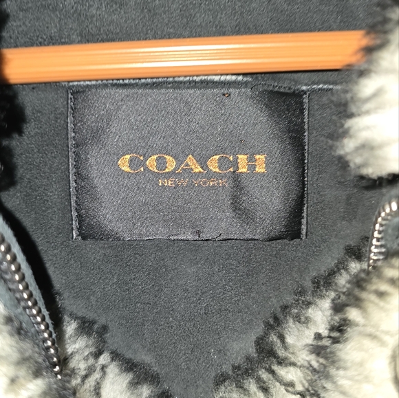 Coach Genuine Shearling - Picture 3 of 4